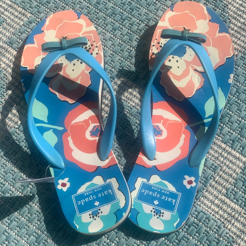 Kate Spade New York Women's Blue Floral Nova Flip Flops Bow & Charm